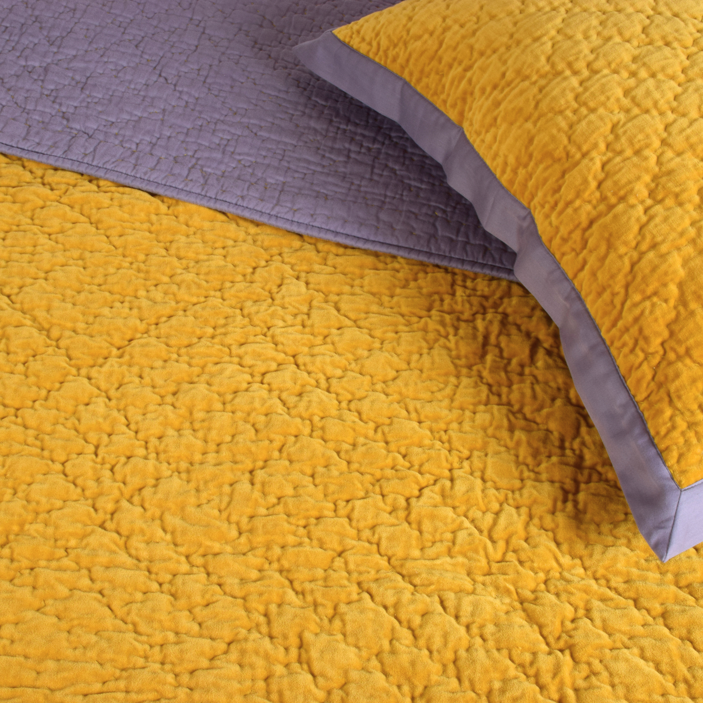 Kurkuma Lilac Velvet Cushion