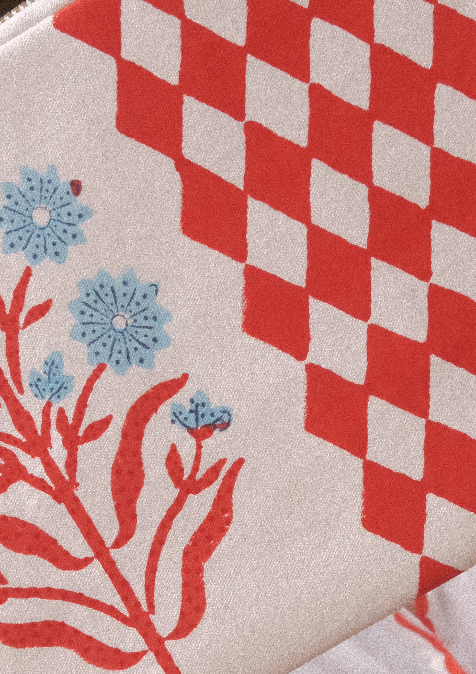 MAKEUP POUCH BUTA PRINT