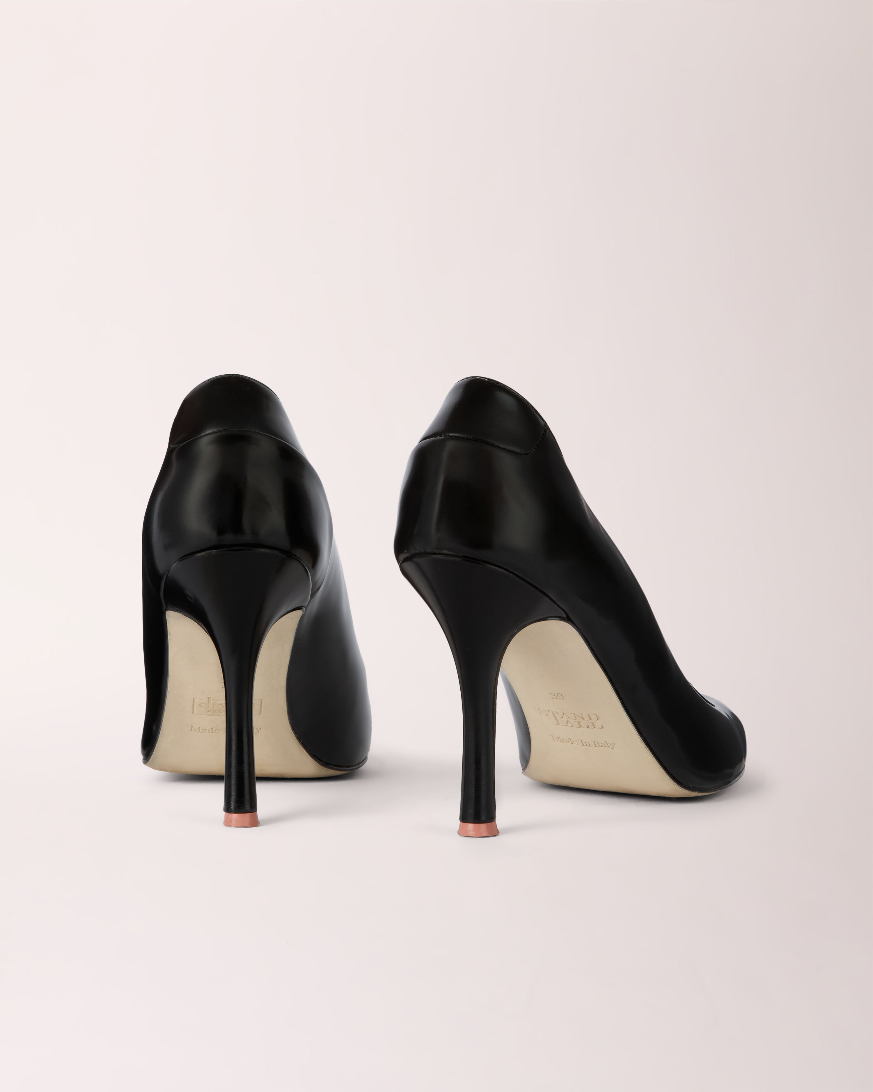 Classic Cheeletto Pump | Matte | Black