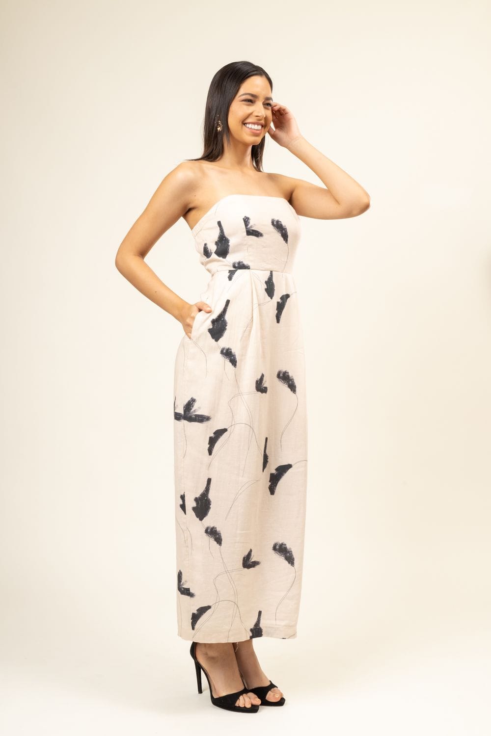 Doodlage Denise printed dress in vibrant floral pattern, stylish midi length with short sleeves and relaxed fit.