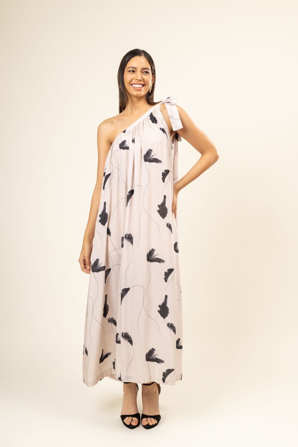 Doodlage Daryl printed dress with colorful abstract pattern, short sleeves, knee-length, casual style, on a white background.