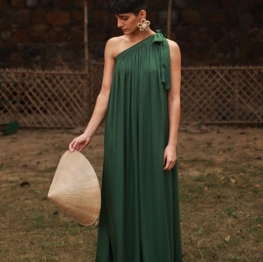 Doodlage Daryl emerald dress with flowing fabric, sleeveless design, and stylish neckline, perfect for casual or semi-formal wear.