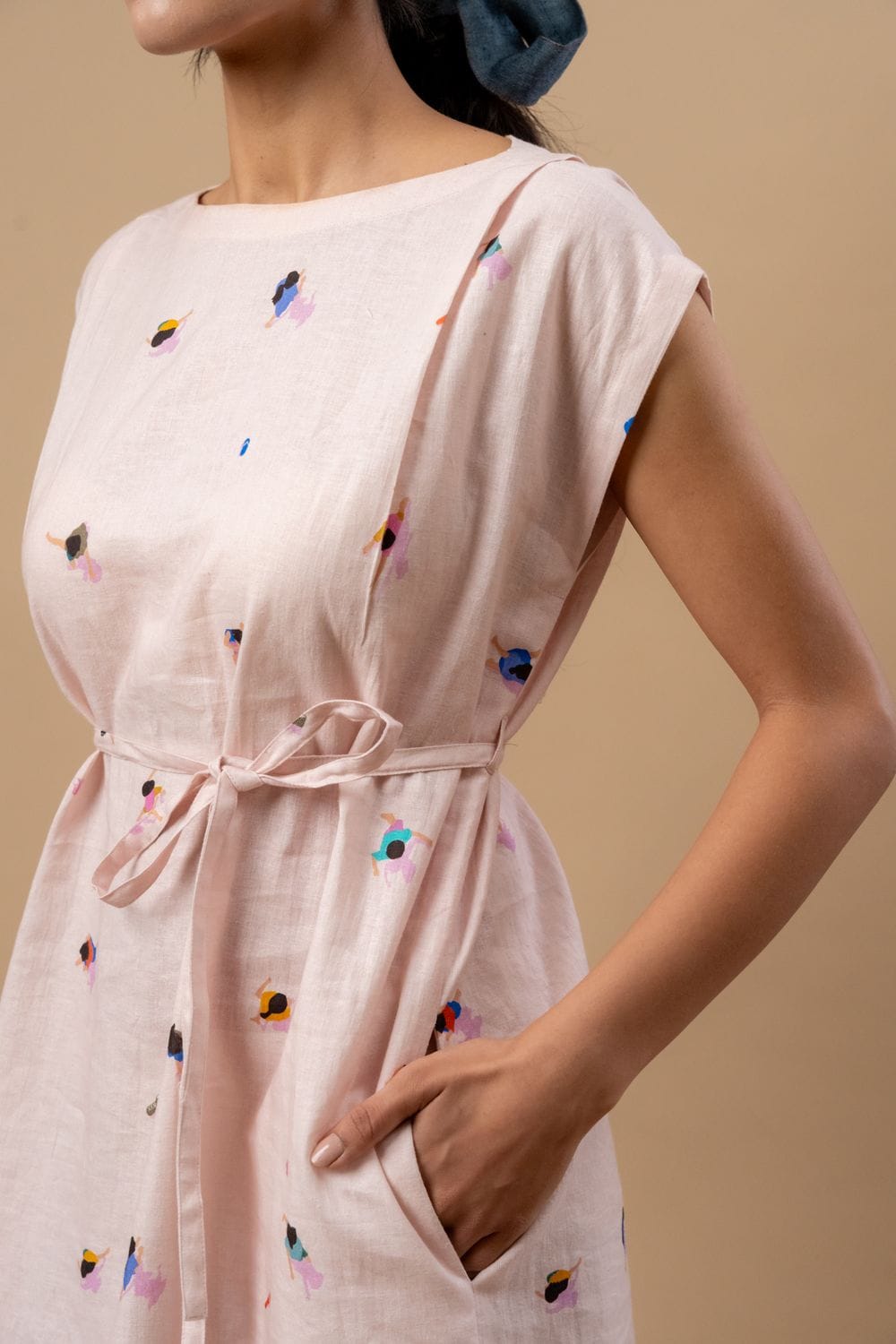 Doodlage Erna printed dress featuring vibrant patterns, lightweight fabric, and a stylish fit ideal for casual and semi-formal wear.