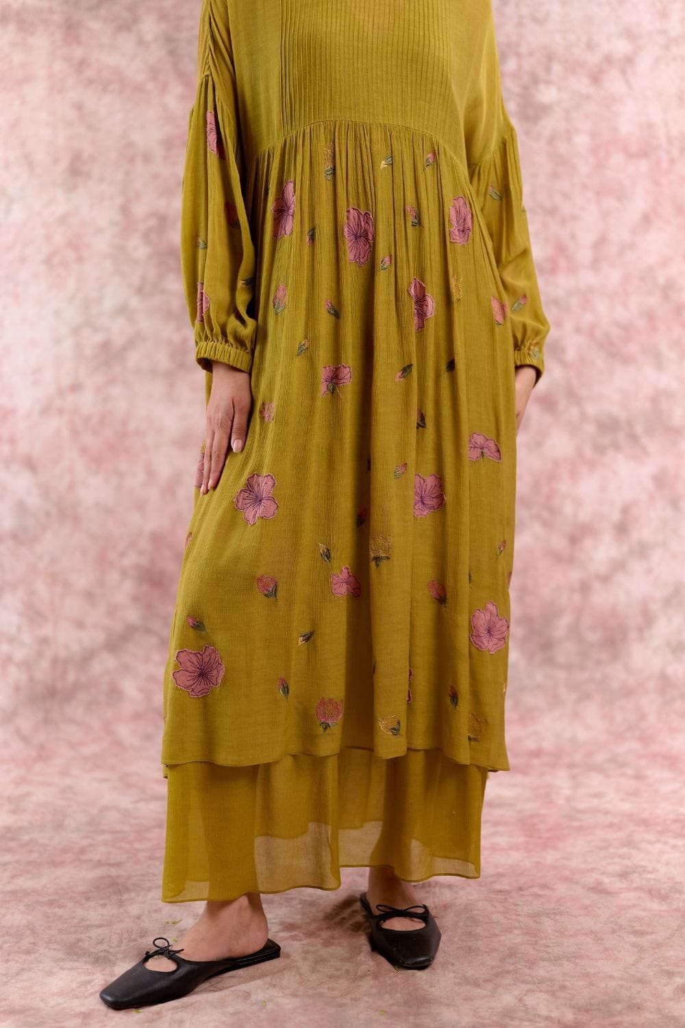 Doodlage Vera embroidered dress featuring colorful floral embroidery on lightweight fabric, stylish and comfortable for casual wear