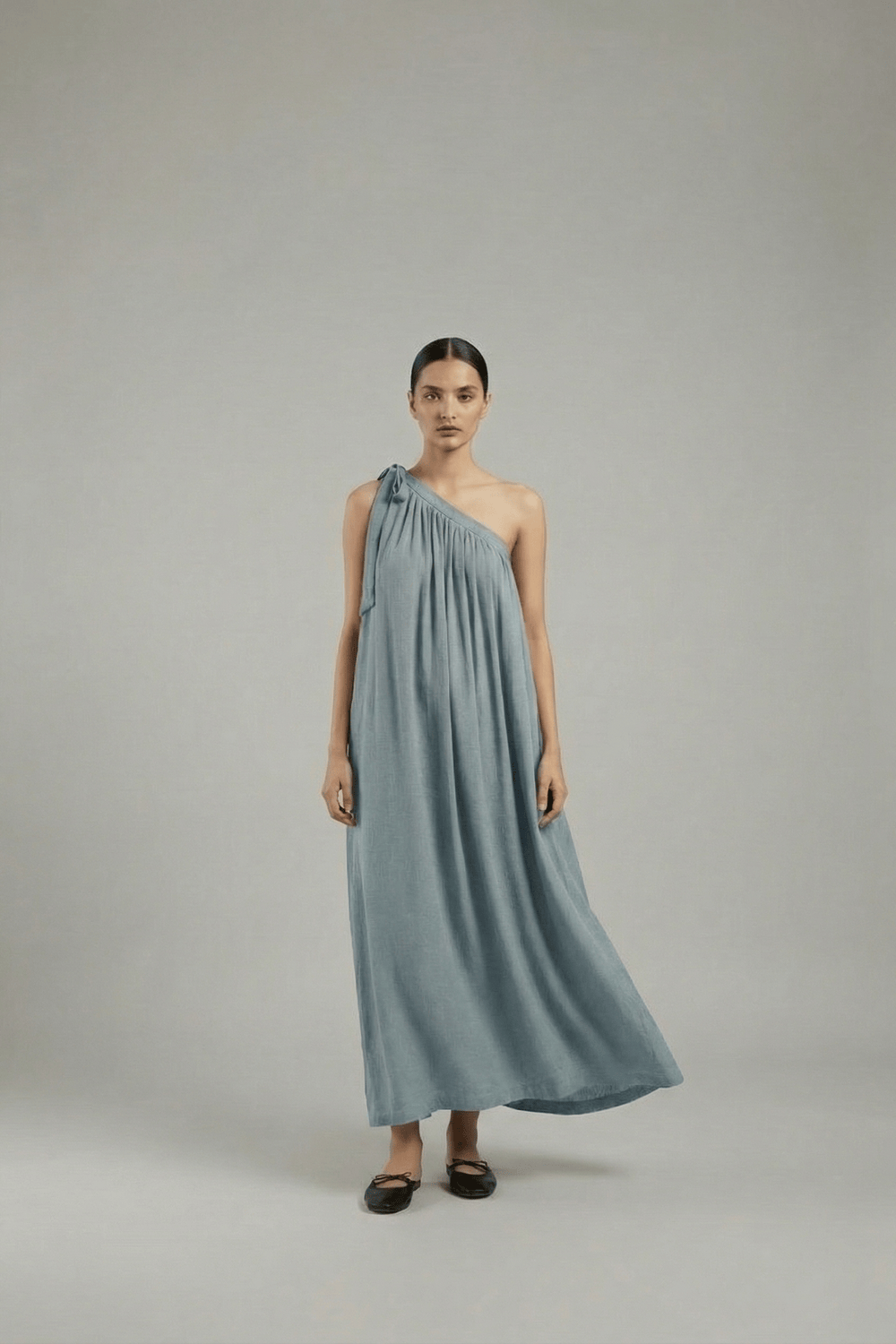 Daryl grey Doodlage dress with a relaxed fit and subtle design details, showcased on a neutral background.