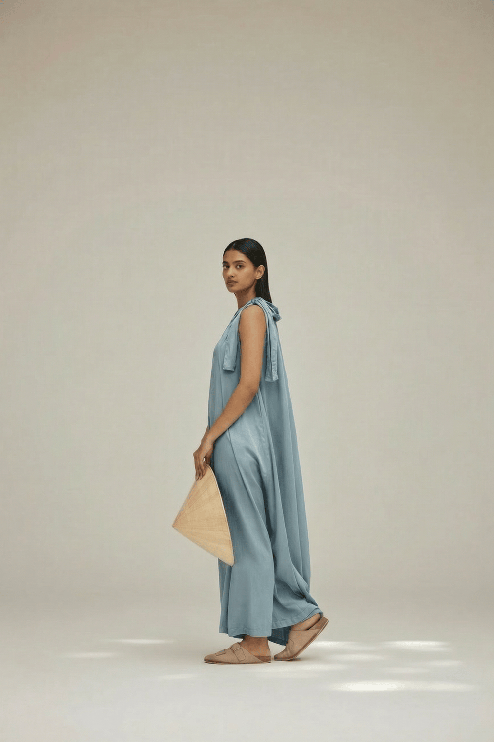 Daryl grey dress by Doodlage, stylish knee-length dress with a fitted silhouette and subtle detailing, perfect for casual wear