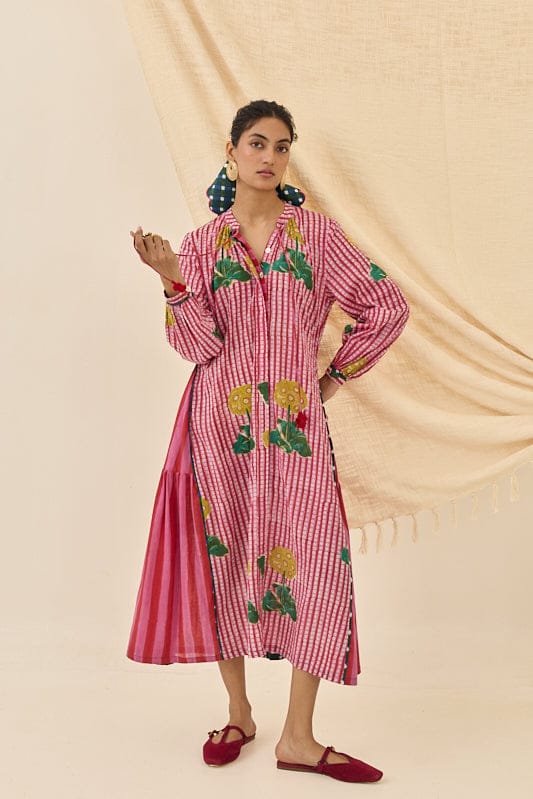 JODI Lali day dress featuring a floral print, short sleeves, and a relaxed fit, perfect for casual summer wear.