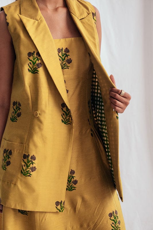 JODI Nimbu silk blazer, stylish women's jacket in vibrant silk fabric, shown on model, perfect for elegant and sophisticated outfits.