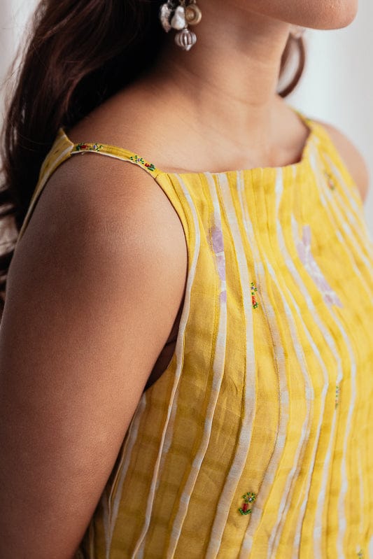 JODI Dhoop day dress featuring a stylish, lightweight fabric with intricate patterns, perfect for casual and semi-formal occasions.