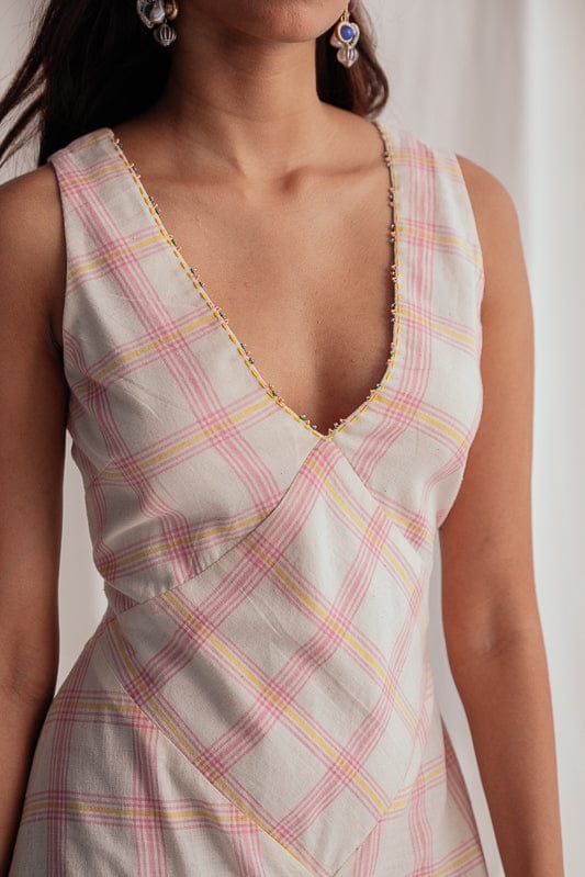 JODI Chataai day dress featuring a flowy, lightweight fabric with a relaxed fit and subtle patterns, perfect for casual wear.