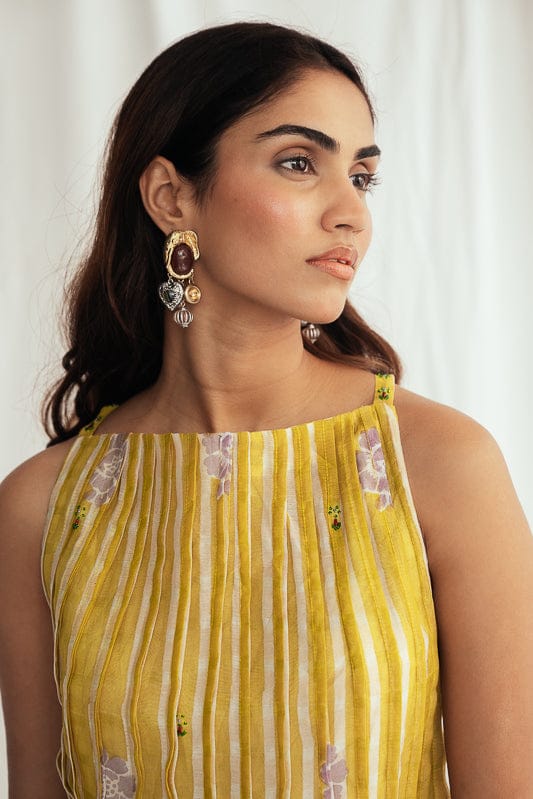 JODI Dhoop pleated top in soft fabric, featuring a stylish design with pleats and a relaxed fit, perfect for casual wear.