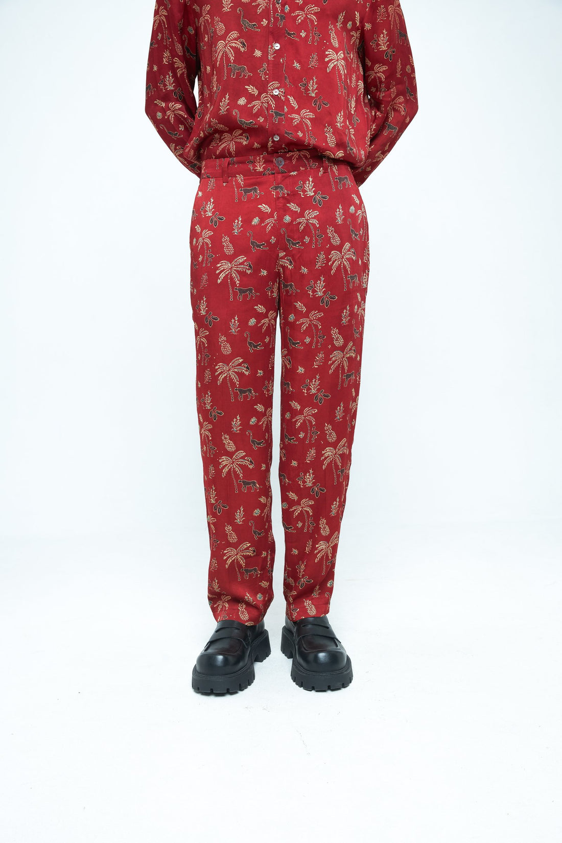 Wild tapered pants