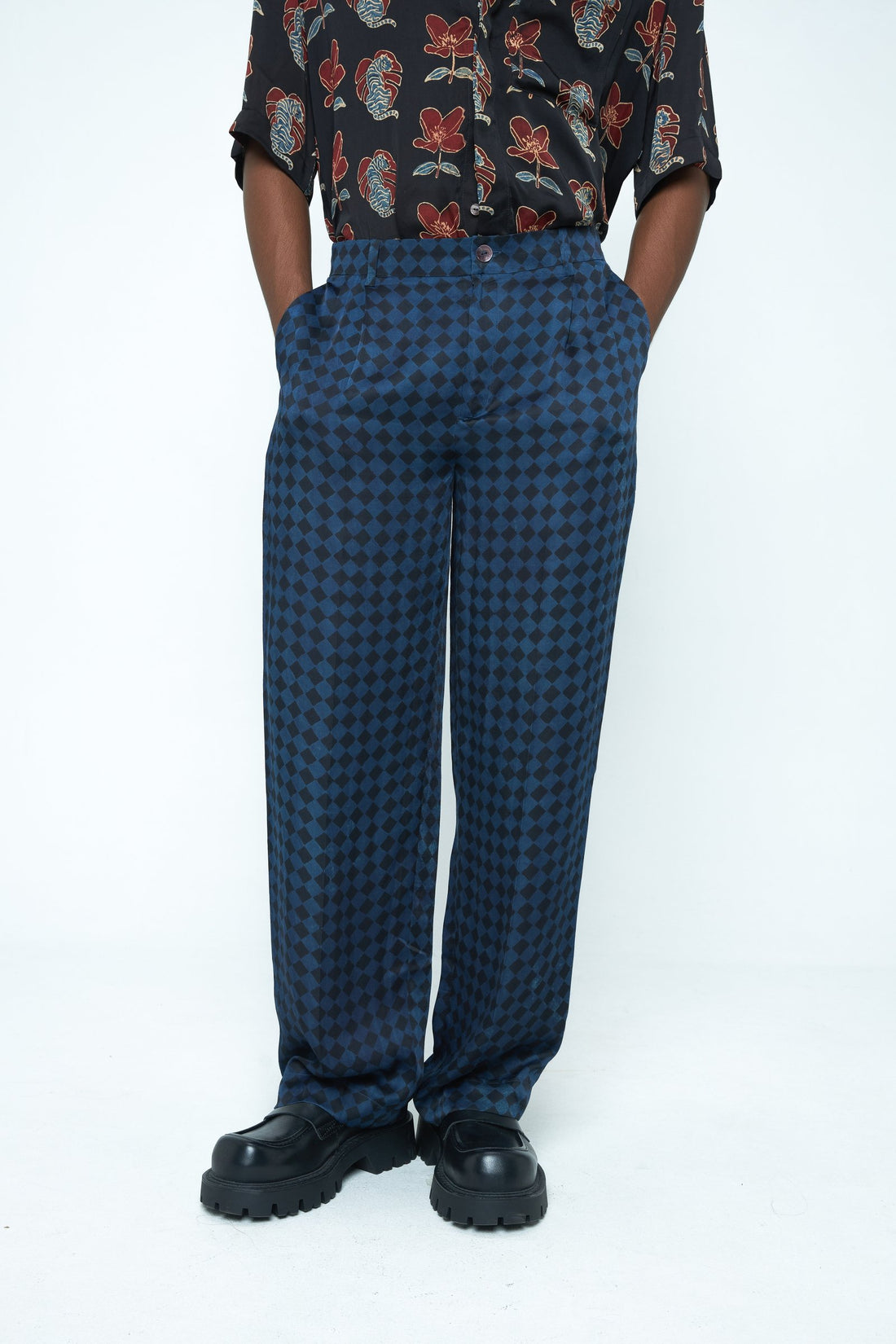 Shadow pleat pants