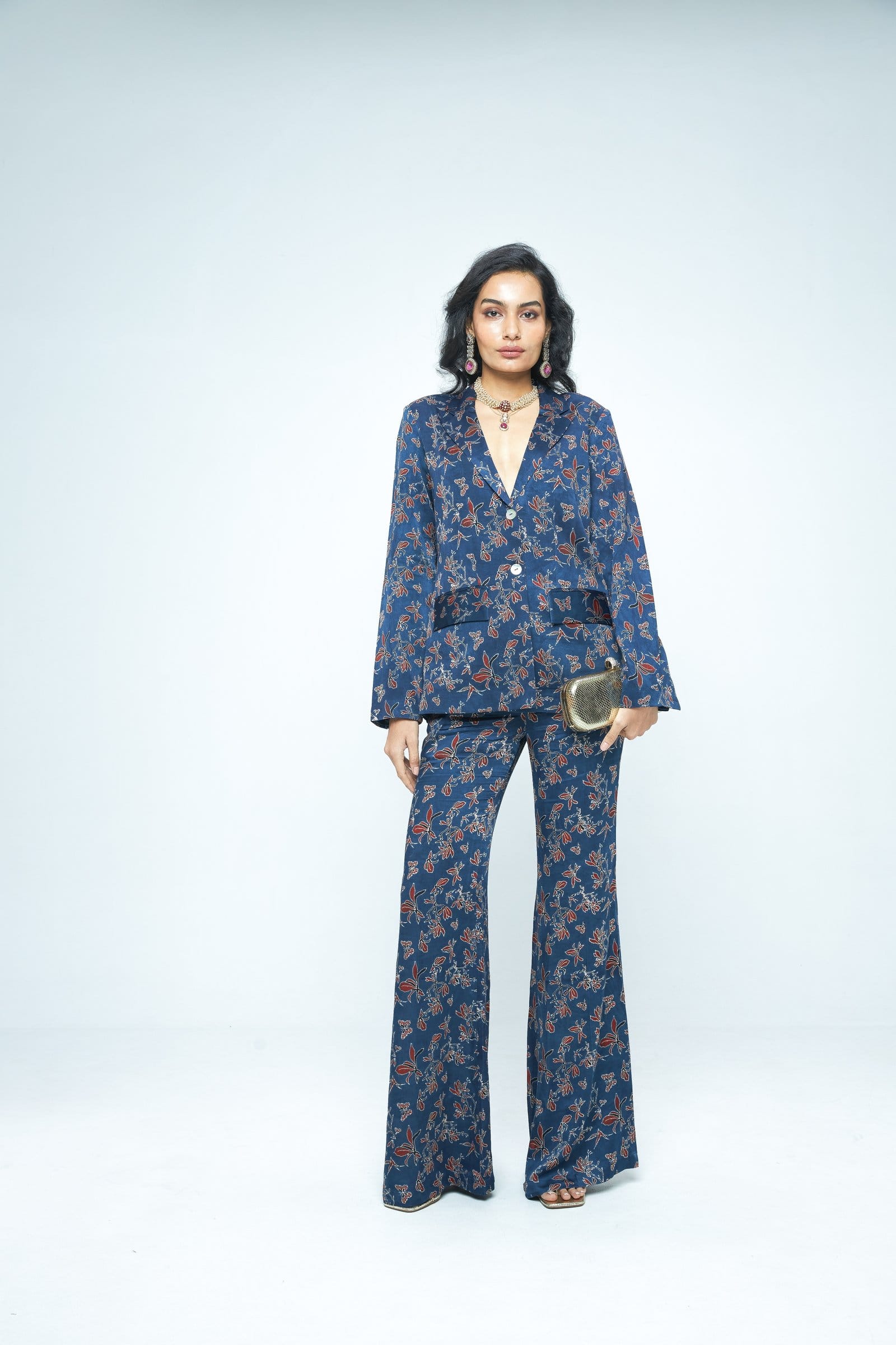 Front view of Anushe Pirani Paradise blazer in a stylish design, showcasing its tailored fit and elegant fabric.