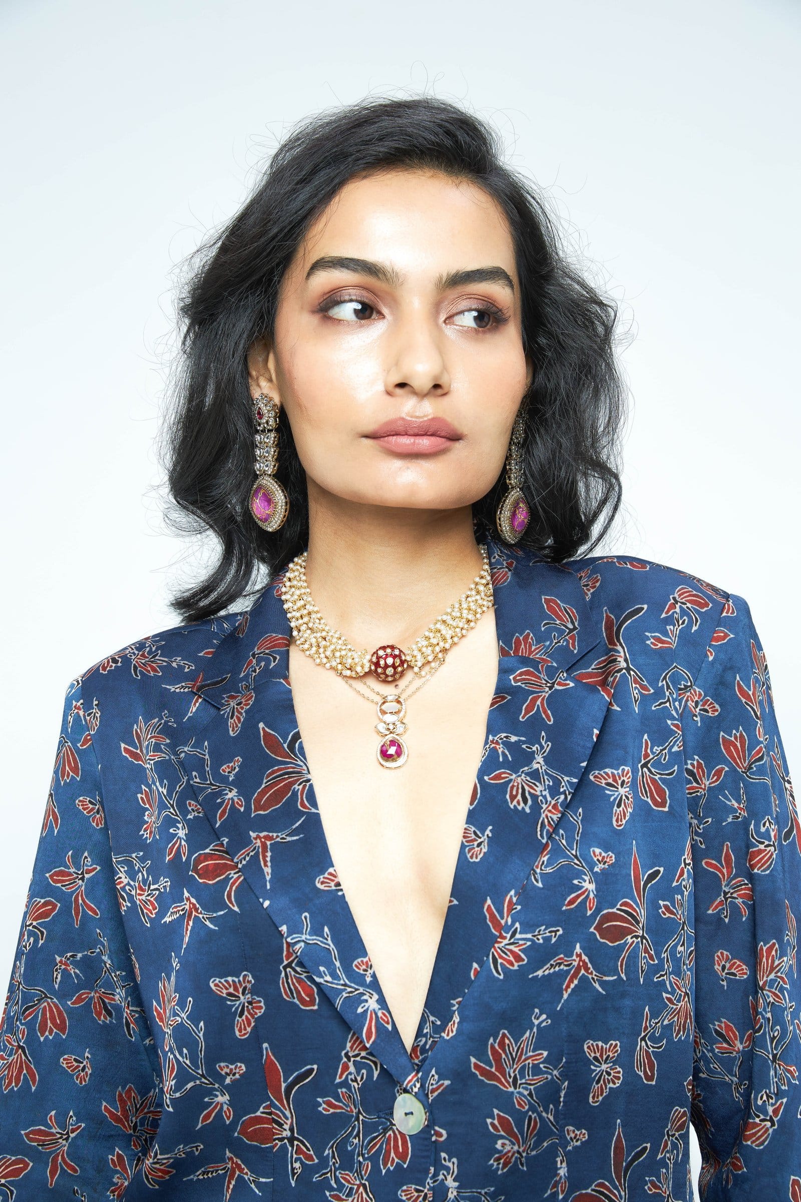 Anushe Pirani Paradise blazer in a stylish design, featuring tailored fit and elegant fabric details.