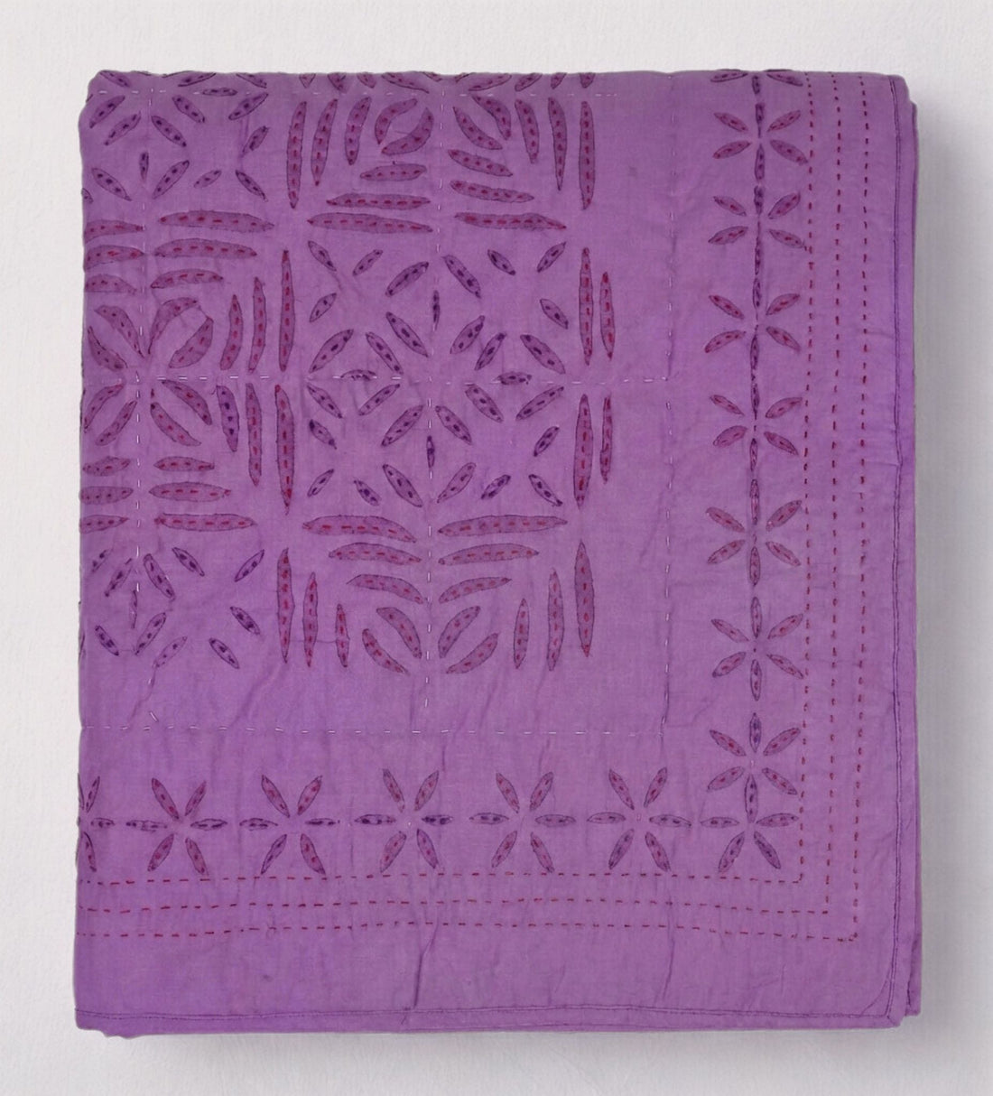 Applique Violet Quilt