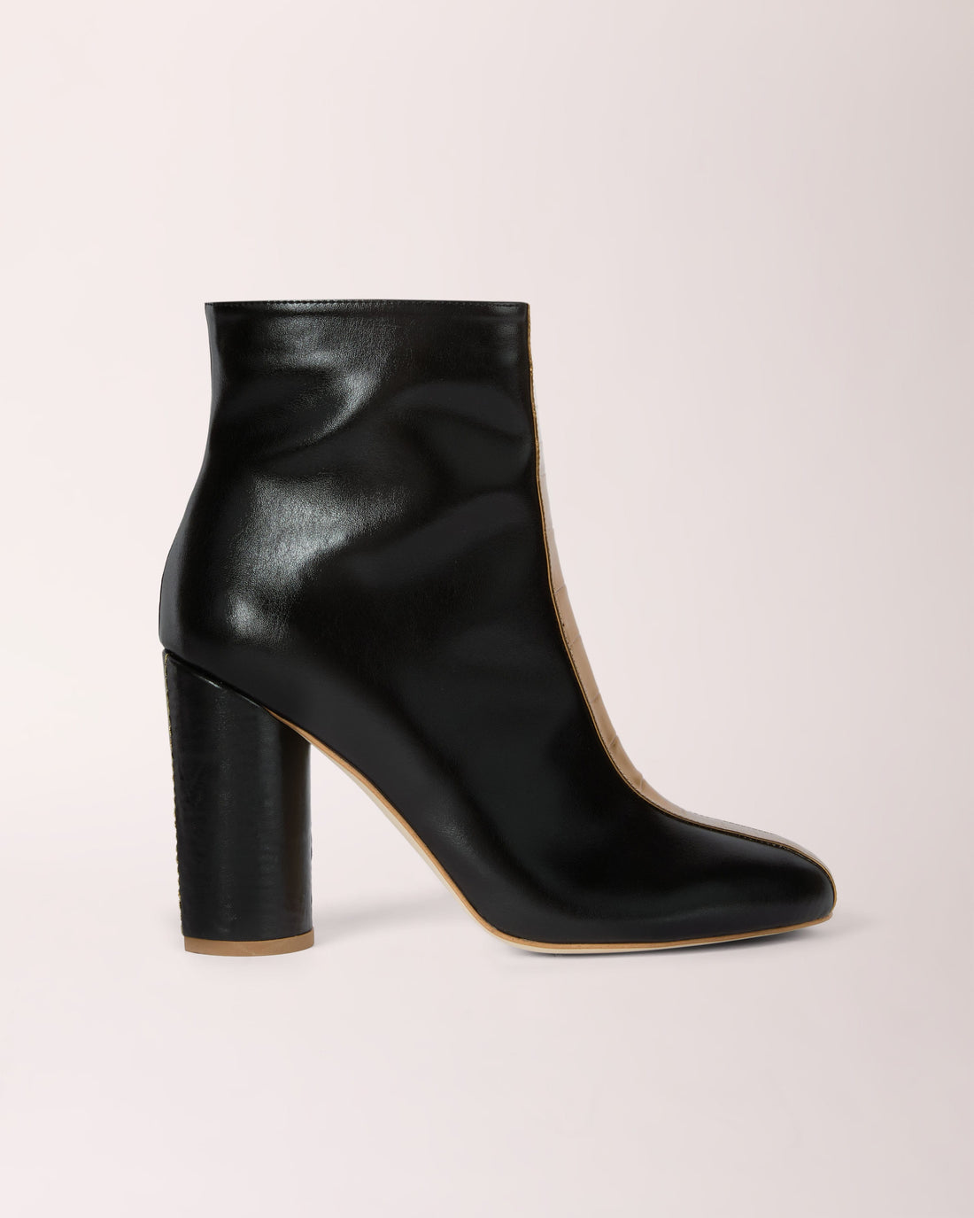 Couture-Stiefelette | Schwarze Maserung und goldenes Krokodil
