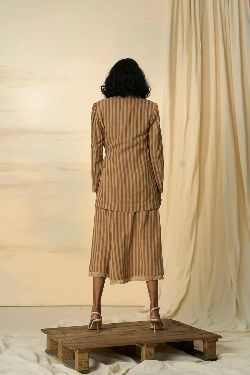 Desert tie-up blazer by Alternative featuring a stylish, tailored design with tie details, perfect for a chic, modern look.