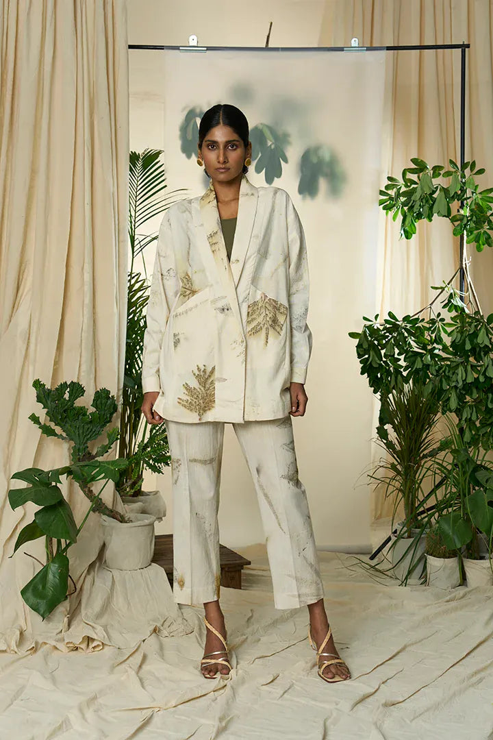 Alternative live leafy overlay set, stylish coordinated outfit with leafy pattern, perfect for a trendy, nature-inspired look.