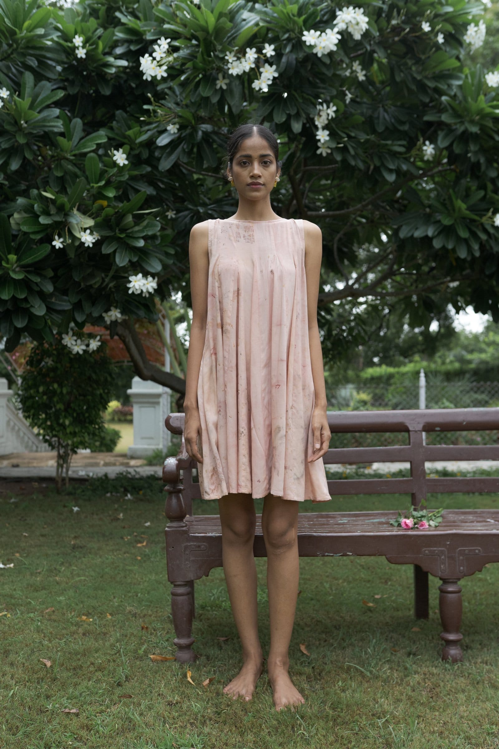 Alternative Petals Please short dress featuring a floral design, with a fitted silhouette and stylish neckline, perfect for casual wear.