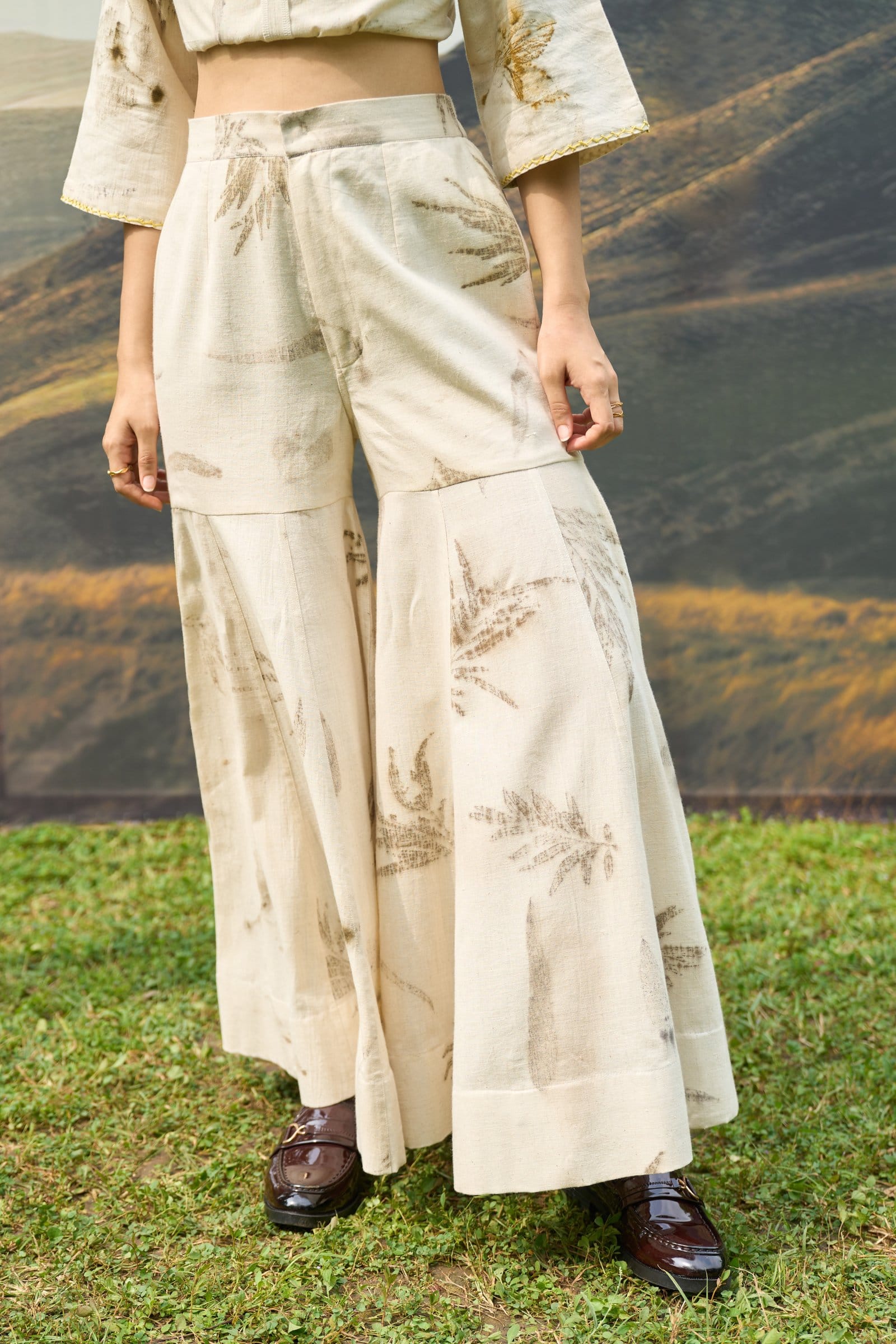 Alternative Live Leafy Kurta, a stylish top with leafy print, featuring a comfortable fit and vibrant design.