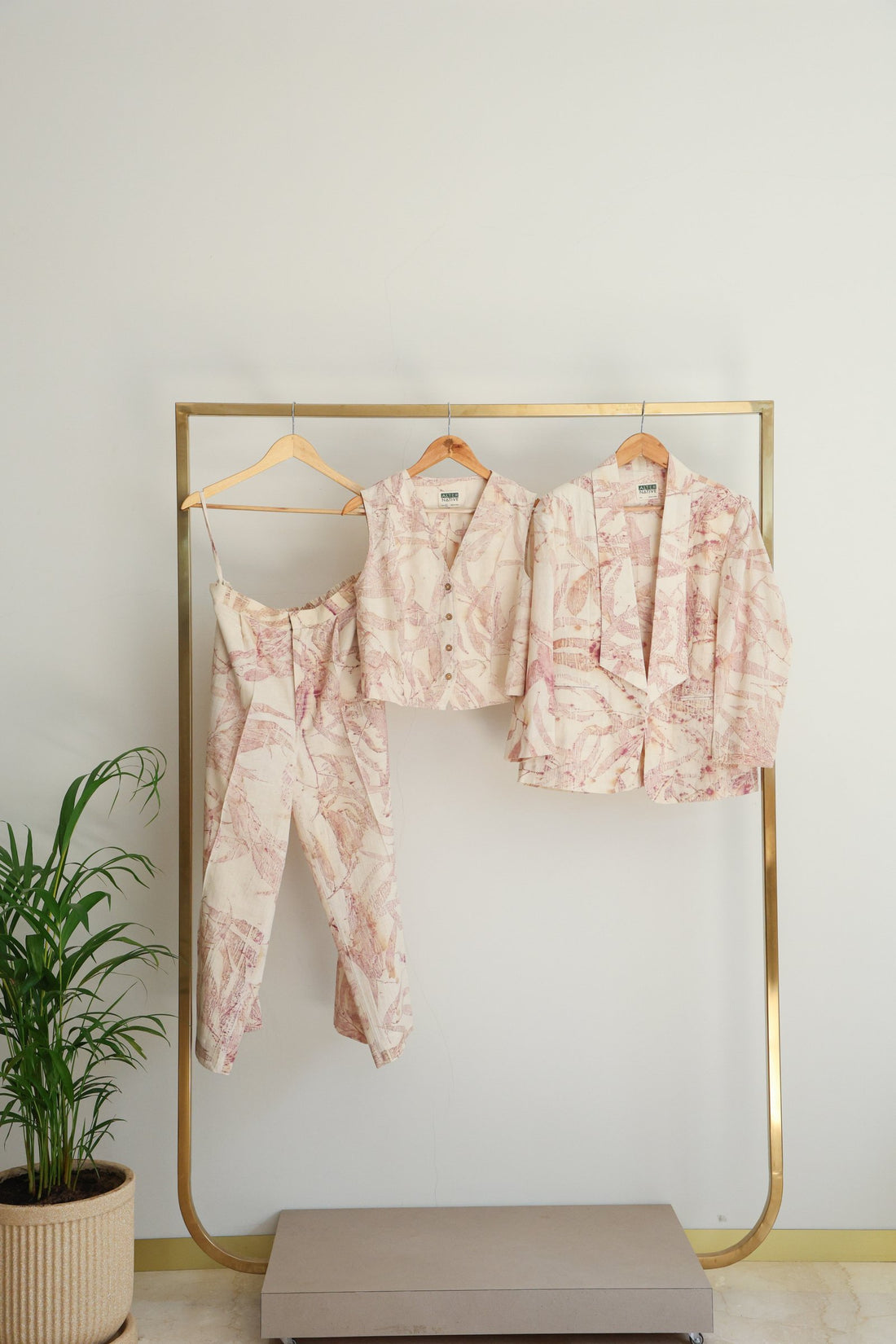 Pink foliage 3-piece set (with vest)
