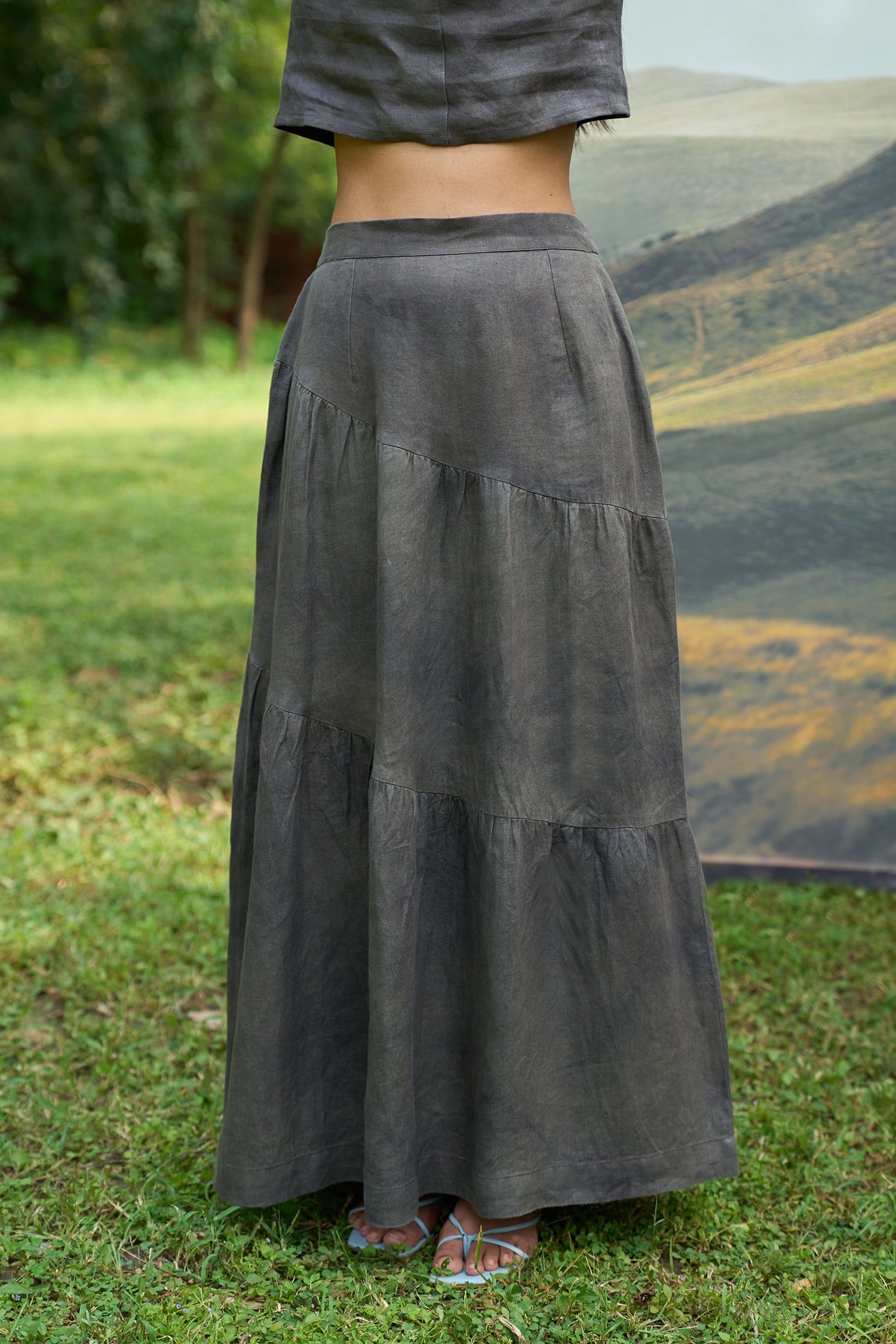 Alternative Willow box top, stylish women's blouse with a relaxed fit and boxy silhouette, featuring a soft fabric and versatile design.